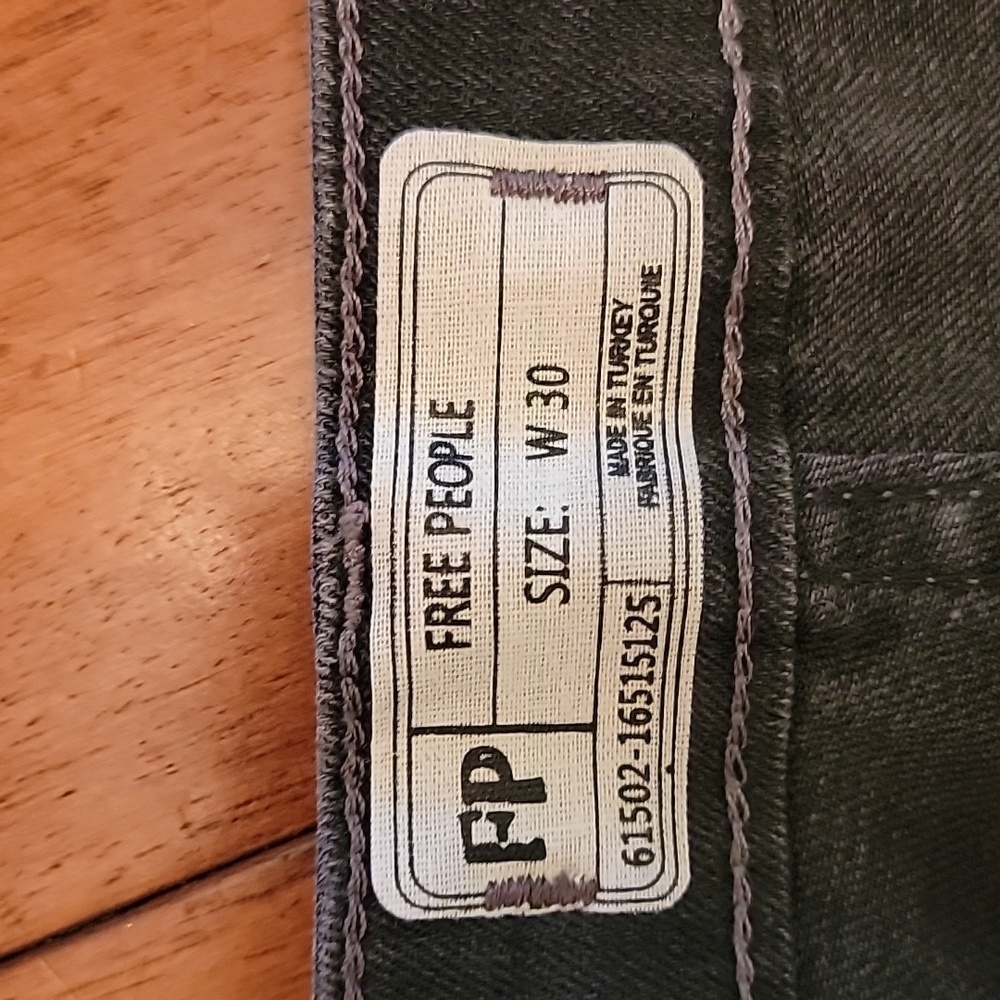 Free People sz W30 fringe ankle crop washed black jeans. - Picture 4 of 9